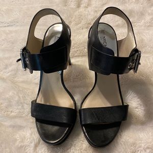Michael Kora BLK heels Sz9